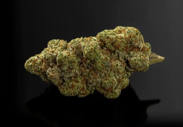 En este momento estás viendo Cómo se produce el hexahidrocannabinol (HHC): Extracción, síntesis y métodos de obtención